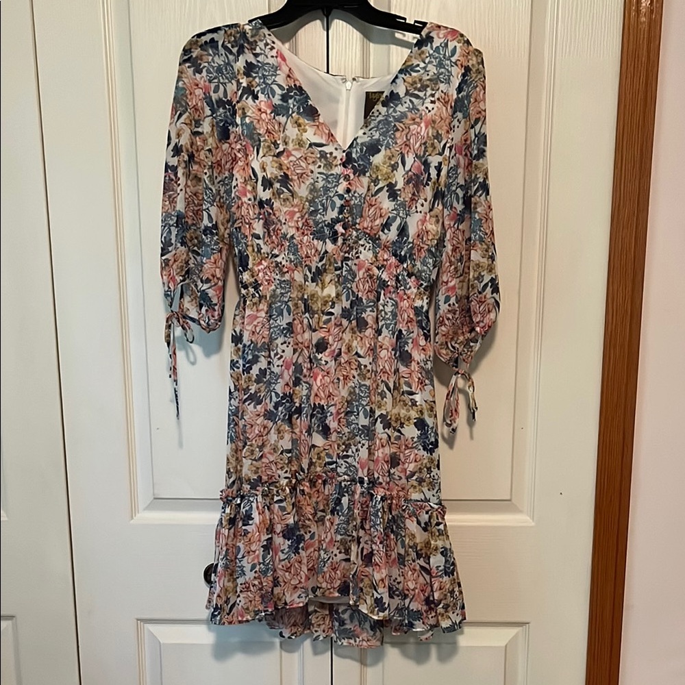 TAYLOR Floral V-Neck Dress